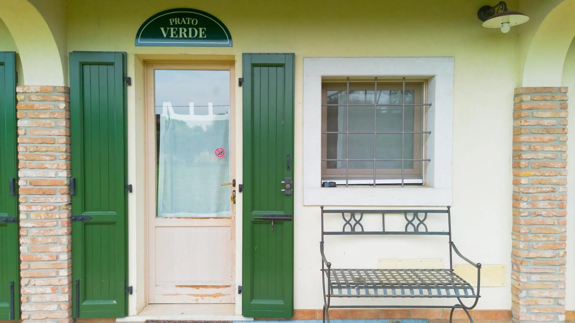 Breathtaking Lake View And Pool, Prato Verde Barcuzzi Appartement